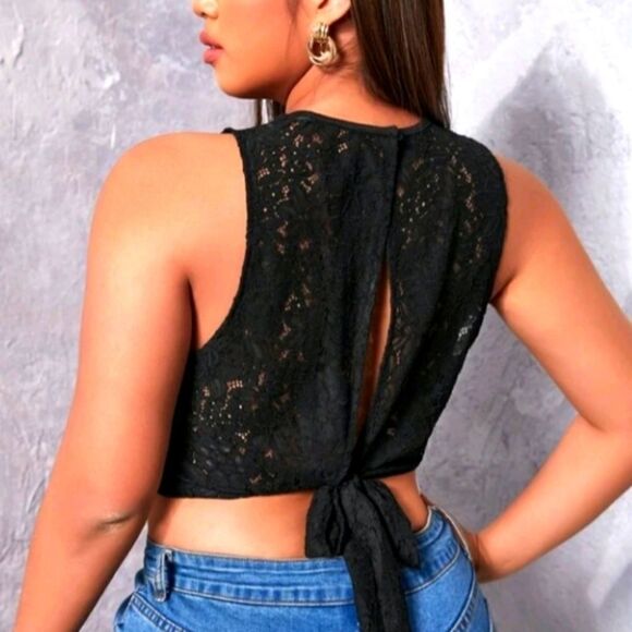 Brand nwt crop laced open back plus top sz.20 - Picture 1 of 5